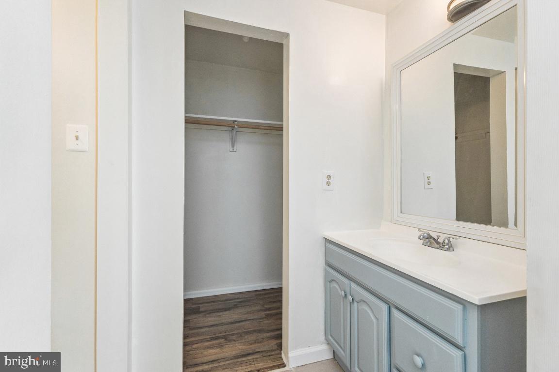 203 N COTTAGE RD, STERLING, Virginia 20164, 3 Bedrooms Bedrooms, ,2 BathroomsBathrooms,Residential,For sale,203 N COTTAGE RD,VALO2102602 MLS # VALO2102602