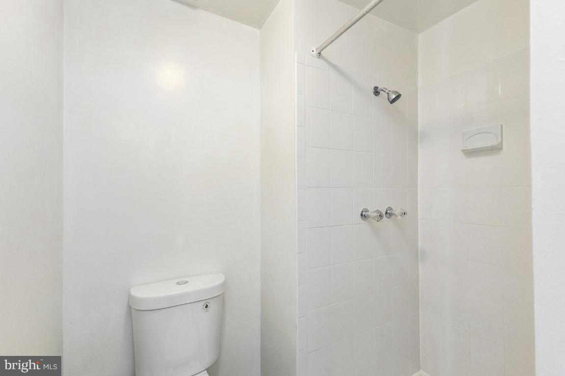 203 N COTTAGE RD, STERLING, Virginia 20164, 3 Bedrooms Bedrooms, ,2 BathroomsBathrooms,Residential,For sale,203 N COTTAGE RD,VALO2102602 MLS # VALO2102602