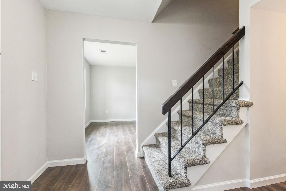 203 N COTTAGE RD, STERLING, Virginia 20164, 3 Bedrooms Bedrooms, ,2 BathroomsBathrooms,Residential,For sale,203 N COTTAGE RD,VALO2102602 MLS # VALO2102602