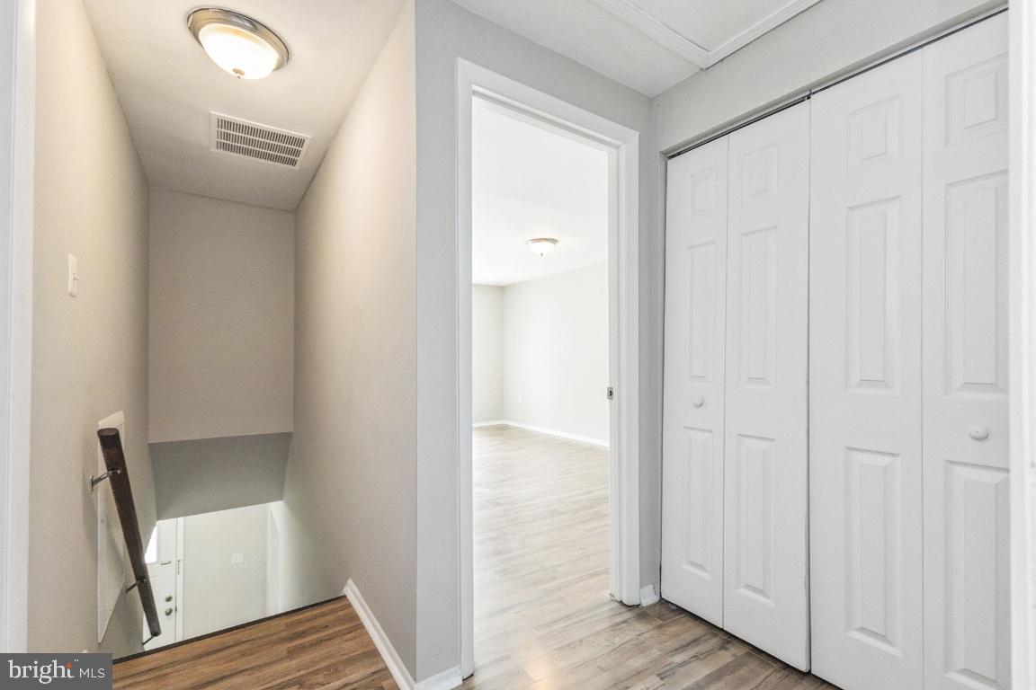 203 N COTTAGE RD, STERLING, Virginia 20164, 3 Bedrooms Bedrooms, ,2 BathroomsBathrooms,Residential,For sale,203 N COTTAGE RD,VALO2102602 MLS # VALO2102602