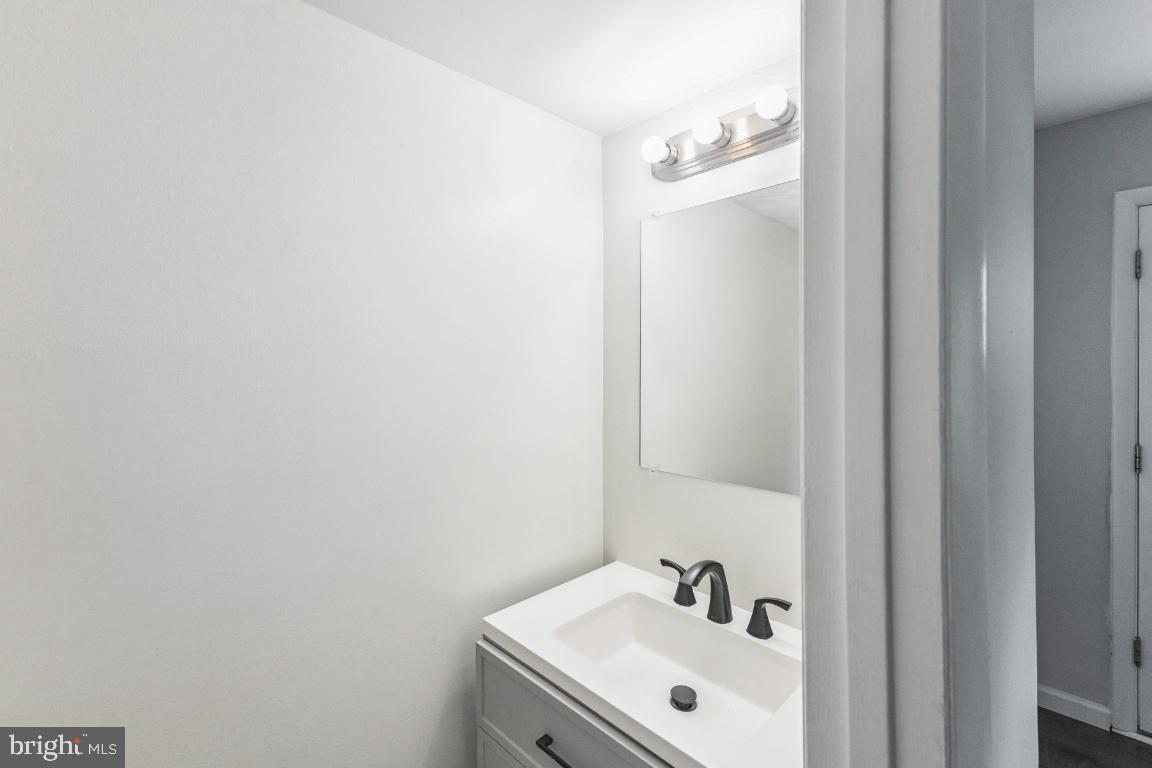 203 N COTTAGE RD, STERLING, Virginia 20164, 3 Bedrooms Bedrooms, ,2 BathroomsBathrooms,Residential,For sale,203 N COTTAGE RD,VALO2102602 MLS # VALO2102602