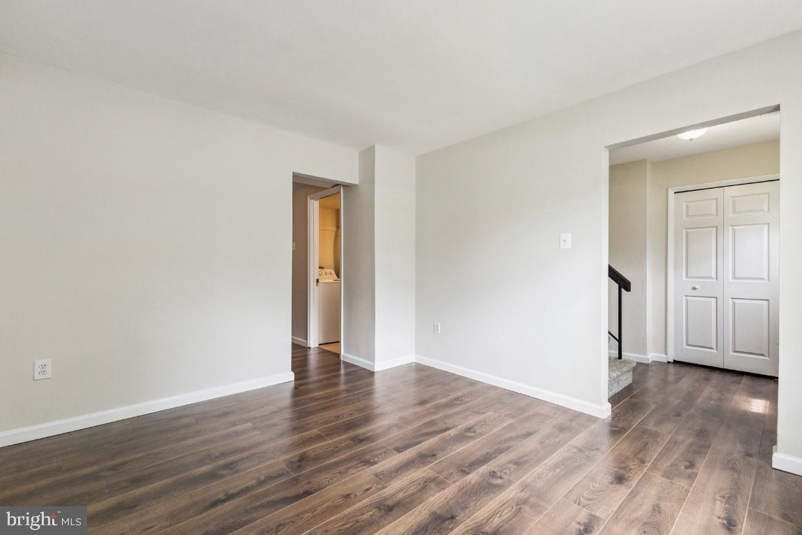 203 N COTTAGE RD, STERLING, Virginia 20164, 3 Bedrooms Bedrooms, ,2 BathroomsBathrooms,Residential,For sale,203 N COTTAGE RD,VALO2102602 MLS # VALO2102602