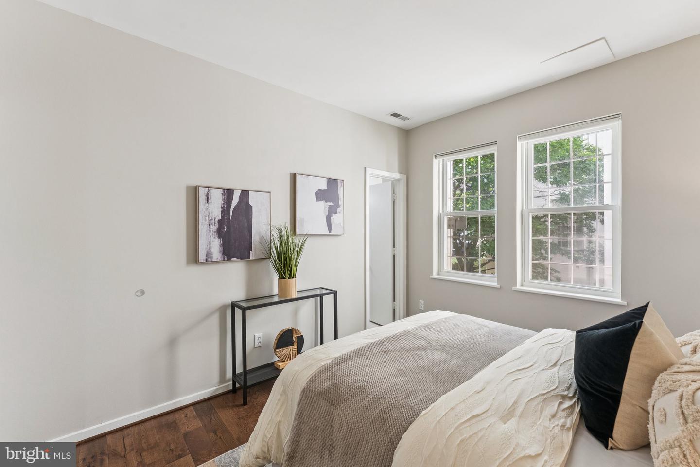 2114 N ST NW #12, WASHINGTON, District Of Columbia 20037, 2 Bedrooms Bedrooms, ,2 BathroomsBathrooms,Residential,For sale,2114 N ST NW #12,DCDC2211890 MLS # DCDC2211890