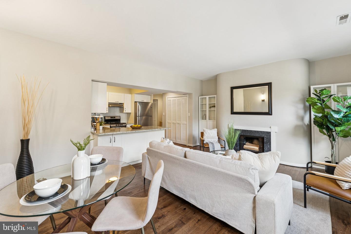 2114 N ST NW #12, WASHINGTON, District Of Columbia 20037, 2 Bedrooms Bedrooms, ,2 BathroomsBathrooms,Residential,For sale,2114 N ST NW #12,DCDC2211890 MLS # DCDC2211890