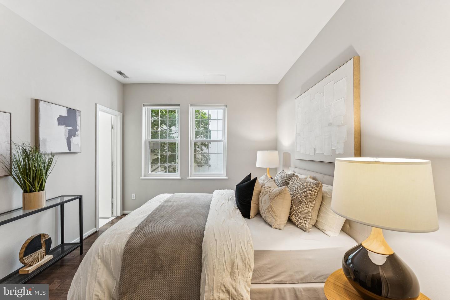 2114 N ST NW #12, WASHINGTON, District Of Columbia 20037, 2 Bedrooms Bedrooms, ,2 BathroomsBathrooms,Residential,For sale,2114 N ST NW #12,DCDC2211890 MLS # DCDC2211890