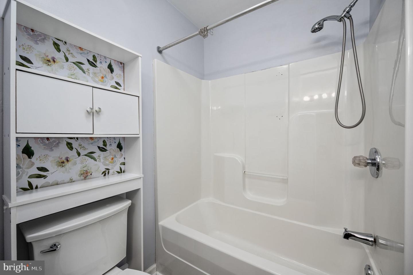 122 HILLCREST DR, FREDERICKSBURG, Virginia 22401, 3 Bedrooms Bedrooms, ,2 BathroomsBathrooms,Residential,For sale,122 HILLCREST DR,VAFB2008662 MLS # VAFB2008662