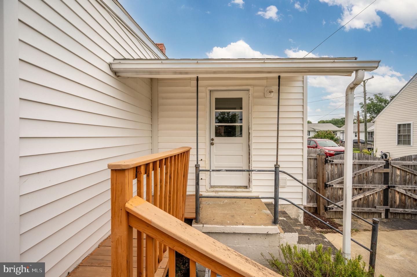122 HILLCREST DR, FREDERICKSBURG, Virginia 22401, 3 Bedrooms Bedrooms, ,2 BathroomsBathrooms,Residential,For sale,122 HILLCREST DR,VAFB2008662 MLS # VAFB2008662