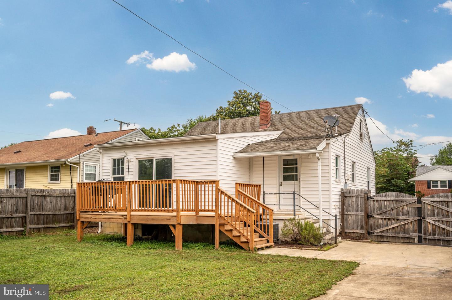122 HILLCREST DR, FREDERICKSBURG, Virginia 22401, 3 Bedrooms Bedrooms, ,2 BathroomsBathrooms,Residential,For sale,122 HILLCREST DR,VAFB2008662 MLS # VAFB2008662
