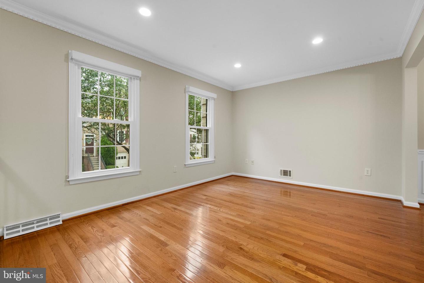 2036 GALLOWS TREE CT, VIENNA, Virginia 22182, 3 Bedrooms Bedrooms, ,2 BathroomsBathrooms,Residential,For sale,2036 GALLOWS TREE CT,VAFX2258164 MLS # VAFX2258164