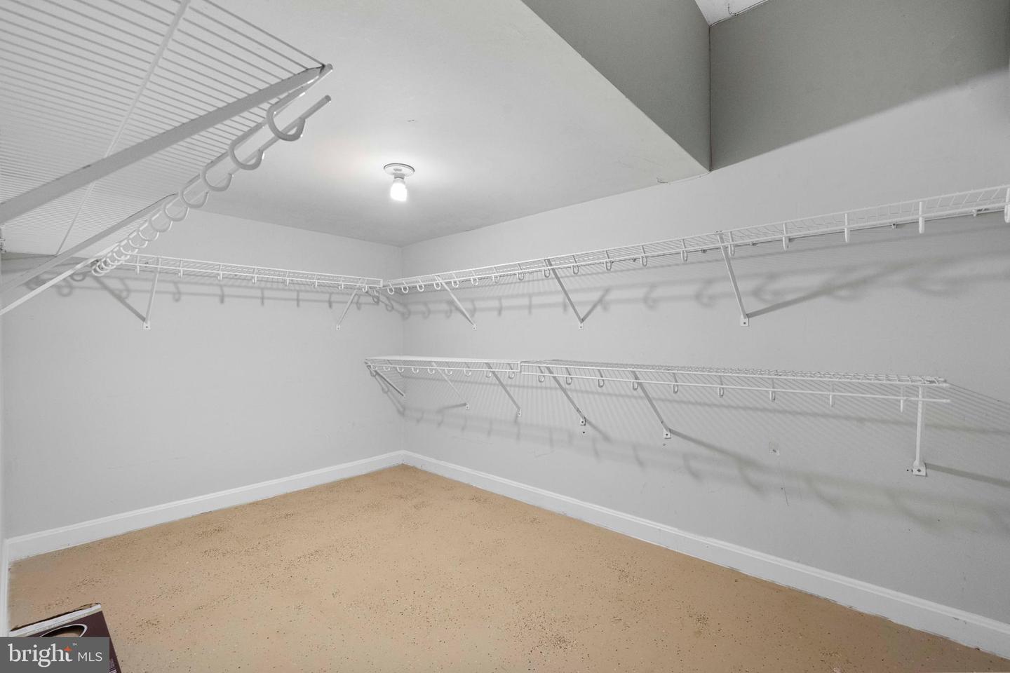 2036 GALLOWS TREE CT, VIENNA, Virginia 22182, 3 Bedrooms Bedrooms, ,2 BathroomsBathrooms,Residential,For sale,2036 GALLOWS TREE CT,VAFX2258164 MLS # VAFX2258164