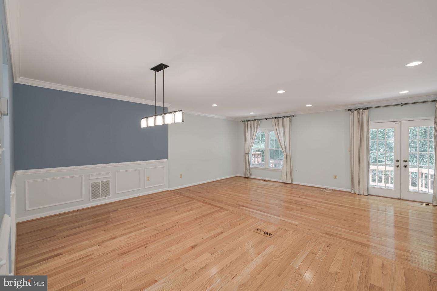 5920 WOODFIELD ESTATES DR, ALEXANDRIA, Virginia 22310, 3 Bedrooms Bedrooms, ,3 BathroomsBathrooms,Residential,For sale,5920 WOODFIELD ESTATES DR,VAFX2258254 MLS # VAFX2258254