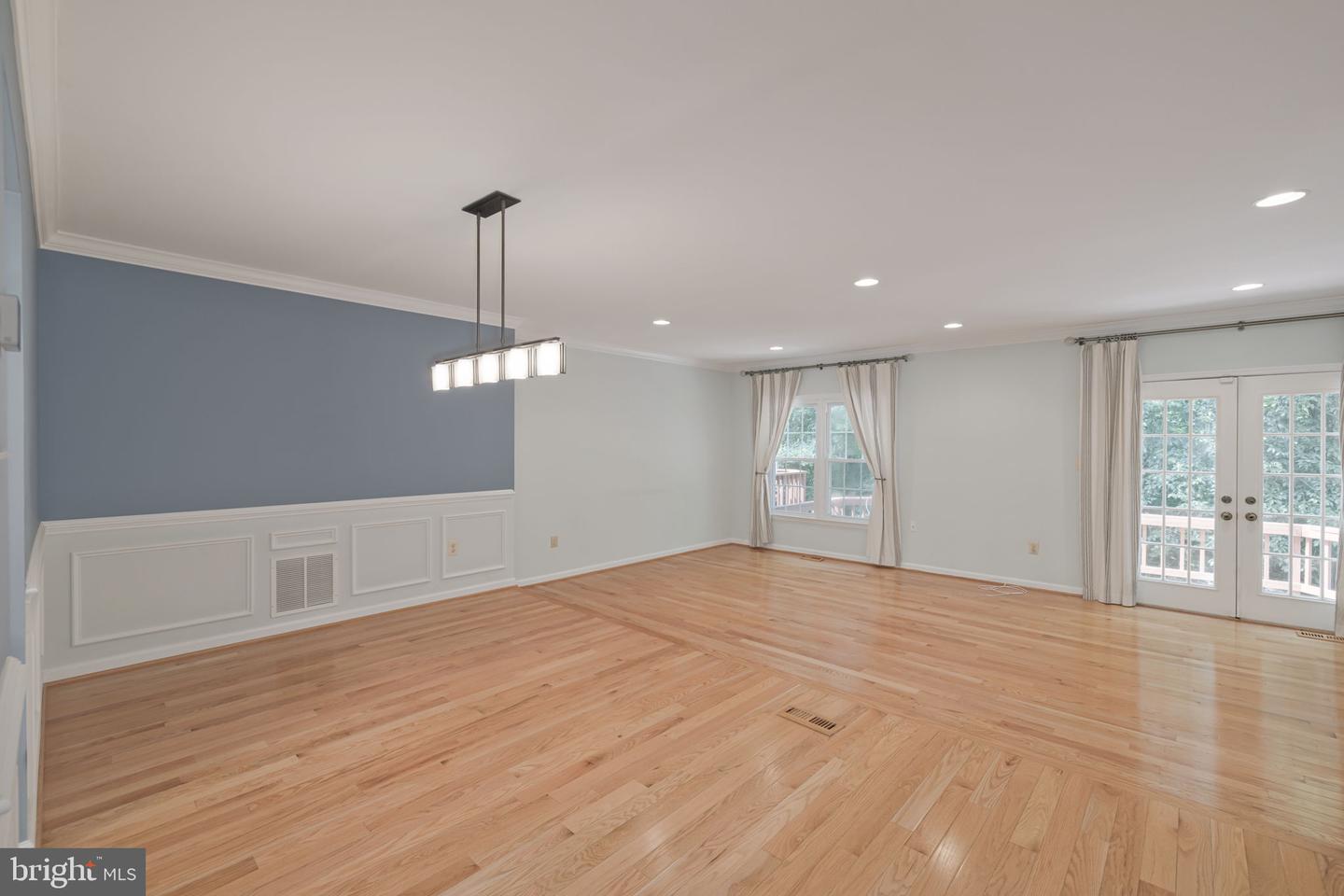 5920 WOODFIELD ESTATES DR, ALEXANDRIA, Virginia 22310, 3 Bedrooms Bedrooms, ,3 BathroomsBathrooms,Residential,For sale,5920 WOODFIELD ESTATES DR,VAFX2258254 MLS # VAFX2258254
