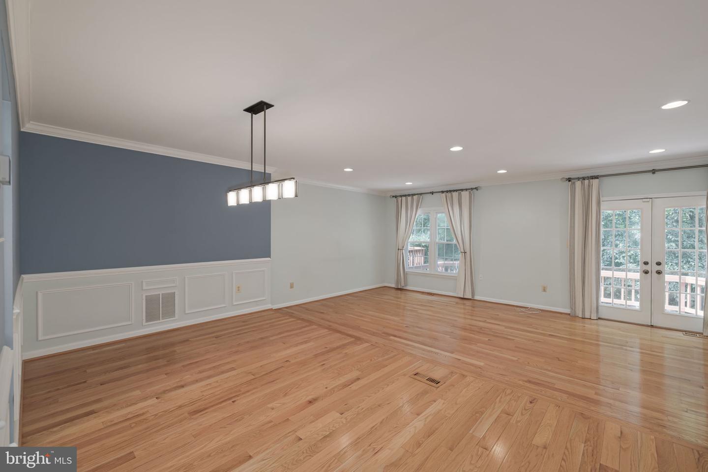 5920 WOODFIELD ESTATES DR, ALEXANDRIA, Virginia 22310, 3 Bedrooms Bedrooms, ,3 BathroomsBathrooms,Residential,For sale,5920 WOODFIELD ESTATES DR,VAFX2258254 MLS # VAFX2258254
