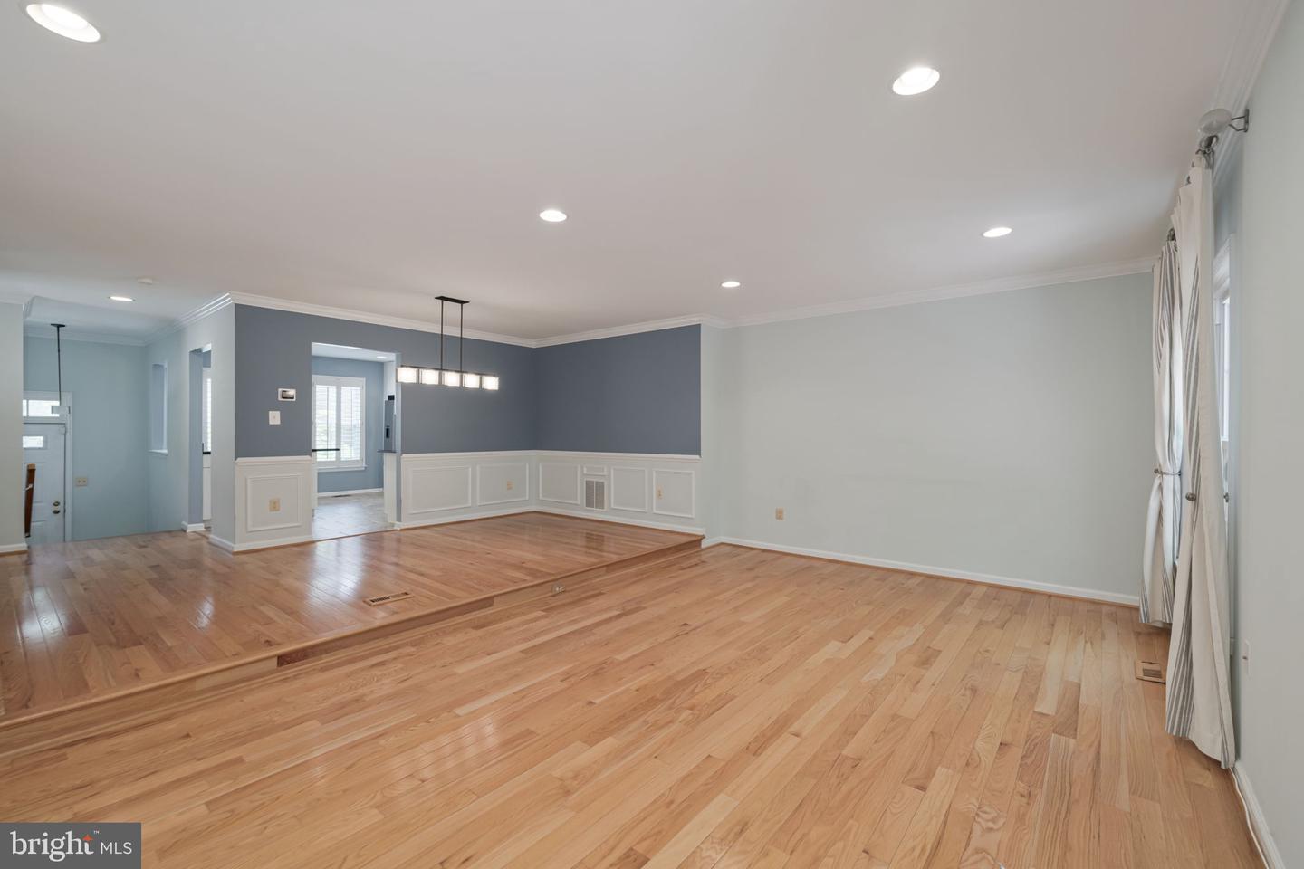 5920 WOODFIELD ESTATES DR, ALEXANDRIA, Virginia 22310, 3 Bedrooms Bedrooms, ,3 BathroomsBathrooms,Residential,For sale,5920 WOODFIELD ESTATES DR,VAFX2258254 MLS # VAFX2258254