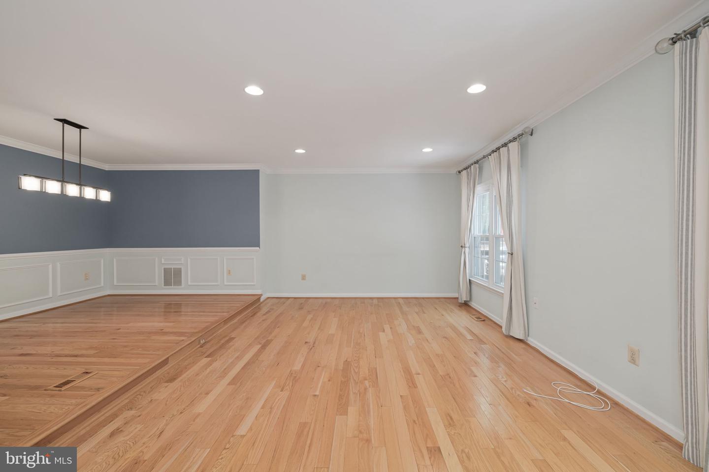 5920 WOODFIELD ESTATES DR, ALEXANDRIA, Virginia 22310, 3 Bedrooms Bedrooms, ,3 BathroomsBathrooms,Residential,For sale,5920 WOODFIELD ESTATES DR,VAFX2258254 MLS # VAFX2258254