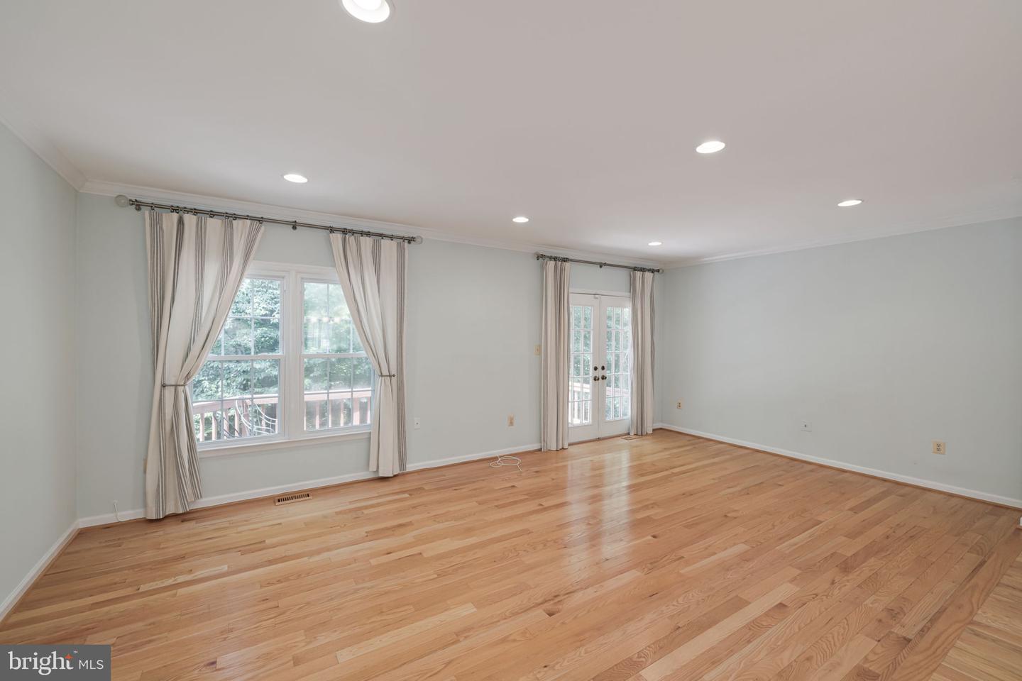 5920 WOODFIELD ESTATES DR, ALEXANDRIA, Virginia 22310, 3 Bedrooms Bedrooms, ,3 BathroomsBathrooms,Residential,For sale,5920 WOODFIELD ESTATES DR,VAFX2258254 MLS # VAFX2258254