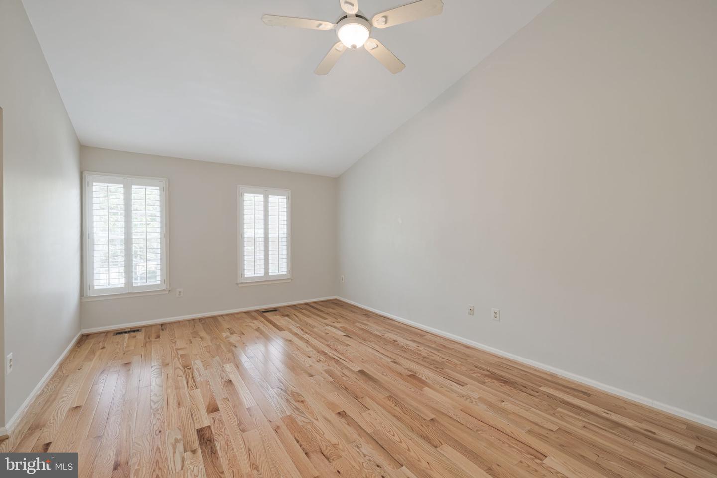5920 WOODFIELD ESTATES DR, ALEXANDRIA, Virginia 22310, 3 Bedrooms Bedrooms, ,3 BathroomsBathrooms,Residential,For sale,5920 WOODFIELD ESTATES DR,VAFX2258254 MLS # VAFX2258254