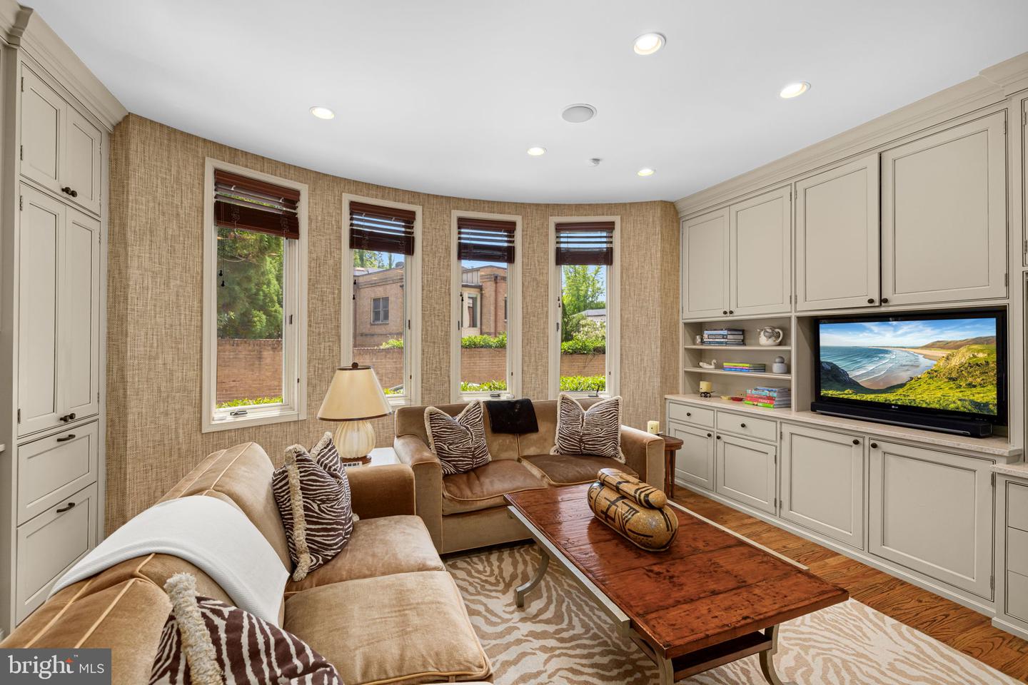 4616 FOXHALL CRES NW, WASHINGTON, District Of Columbia 20007, 5 Bedrooms Bedrooms, 18 Rooms Rooms,5 BathroomsBathrooms,Residential,For sale,4616 FOXHALL CRES NW,DCDC2212978 MLS # DCDC2212978