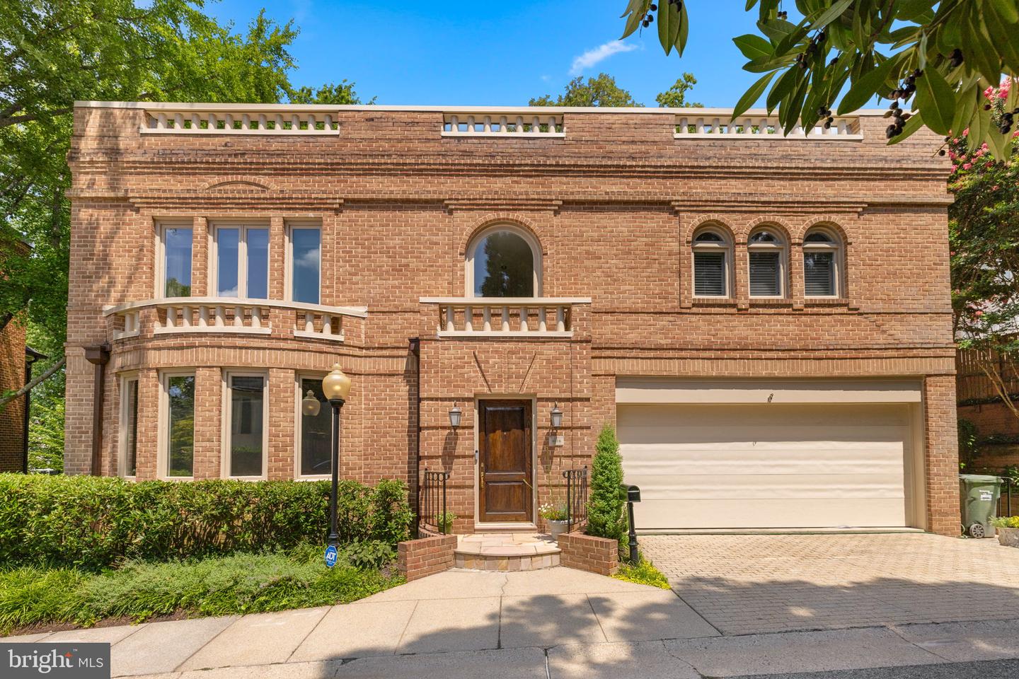 4616 FOXHALL CRES NW, WASHINGTON, District Of Columbia 20007, 5 Bedrooms Bedrooms, 18 Rooms Rooms,5 BathroomsBathrooms,Residential,For sale,4616 FOXHALL CRES NW,DCDC2212978 MLS # DCDC2212978