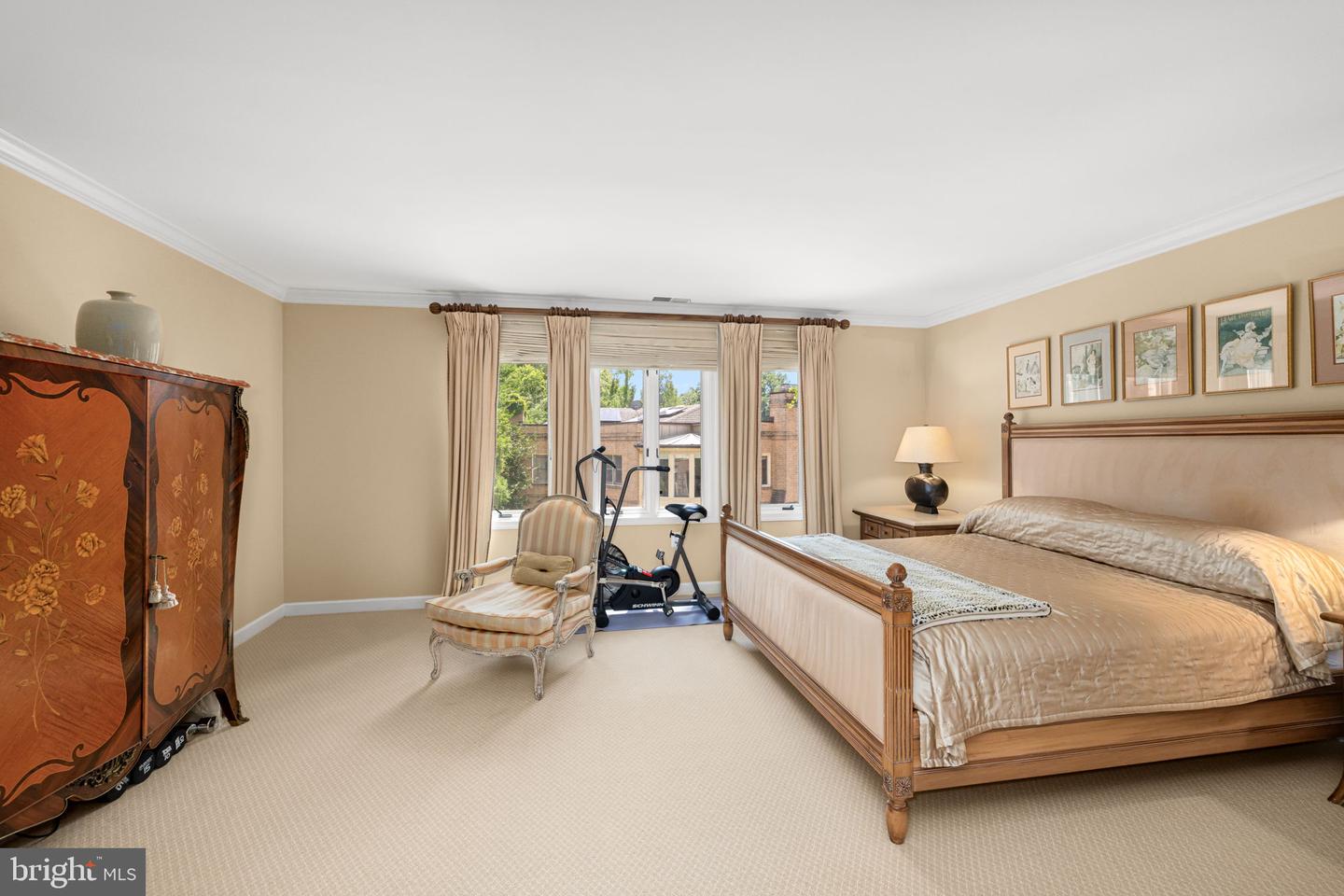 4616 FOXHALL CRES NW, WASHINGTON, District Of Columbia 20007, 5 Bedrooms Bedrooms, 18 Rooms Rooms,5 BathroomsBathrooms,Residential,For sale,4616 FOXHALL CRES NW,DCDC2212978 MLS # DCDC2212978