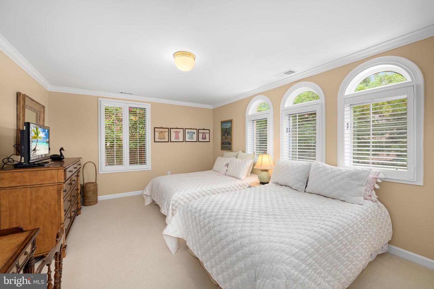 4616 FOXHALL CRES NW, WASHINGTON, District Of Columbia 20007, 5 Bedrooms Bedrooms, 18 Rooms Rooms,5 BathroomsBathrooms,Residential,For sale,4616 FOXHALL CRES NW,DCDC2212978 MLS # DCDC2212978