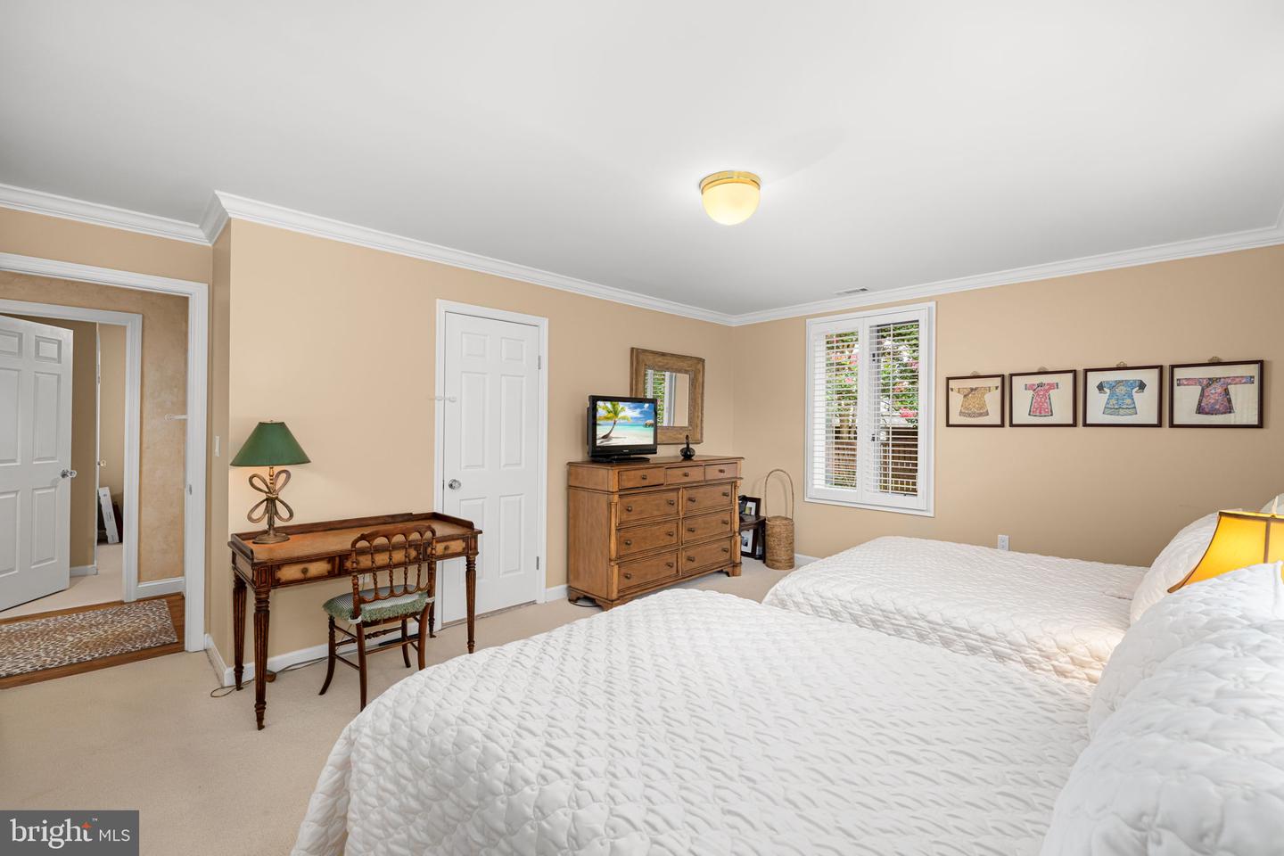 4616 FOXHALL CRES NW, WASHINGTON, District Of Columbia 20007, 5 Bedrooms Bedrooms, 18 Rooms Rooms,5 BathroomsBathrooms,Residential,For sale,4616 FOXHALL CRES NW,DCDC2212978 MLS # DCDC2212978