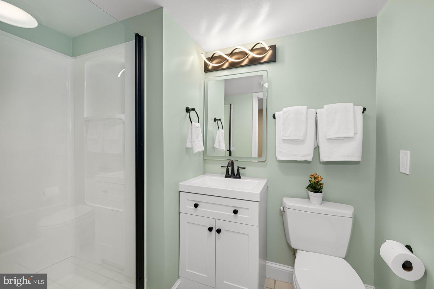 4616 FOXHALL CRES NW, WASHINGTON, District Of Columbia 20007, 5 Bedrooms Bedrooms, 18 Rooms Rooms,5 BathroomsBathrooms,Residential,For sale,4616 FOXHALL CRES NW,DCDC2212978 MLS # DCDC2212978