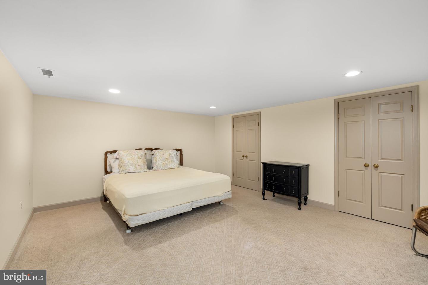 4616 FOXHALL CRES NW, WASHINGTON, District Of Columbia 20007, 5 Bedrooms Bedrooms, 18 Rooms Rooms,5 BathroomsBathrooms,Residential,For sale,4616 FOXHALL CRES NW,DCDC2212978 MLS # DCDC2212978