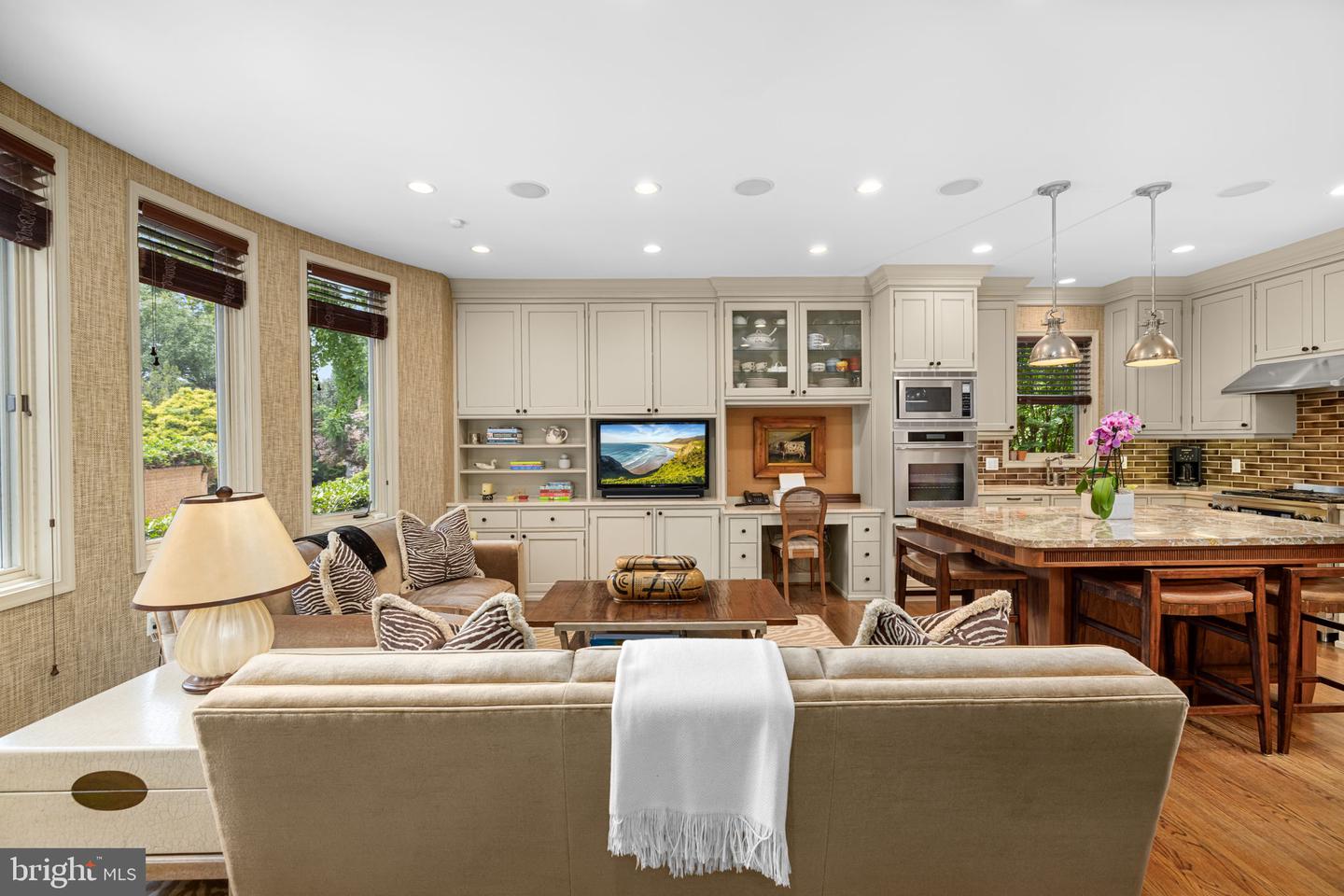4616 FOXHALL CRES NW, WASHINGTON, District Of Columbia 20007, 5 Bedrooms Bedrooms, 18 Rooms Rooms,5 BathroomsBathrooms,Residential,For sale,4616 FOXHALL CRES NW,DCDC2212978 MLS # DCDC2212978