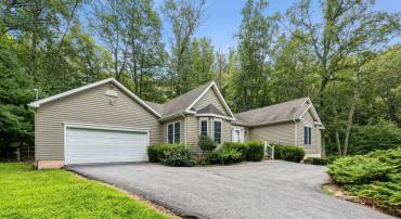2066 JEWELL HOLLOW RD, LURAY, Virginia 22835, 3 Bedrooms Bedrooms, ,2 BathroomsBathrooms,Residential,For sale,2066 JEWELL HOLLOW RD,VAPA2005220 MLS # VAPA2005220