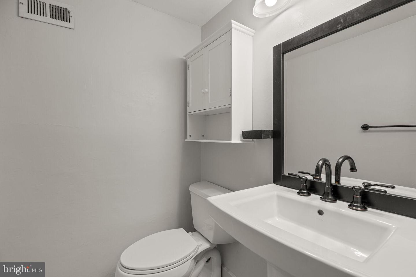 6143 LEESBURG PIKE #502, FALLS CHURCH, Virginia 22041, 2 Bedrooms Bedrooms, ,1 BathroomBathrooms,Residential,For sale,6143 LEESBURG PIKE #502,VAFX2258948 MLS # VAFX2258948