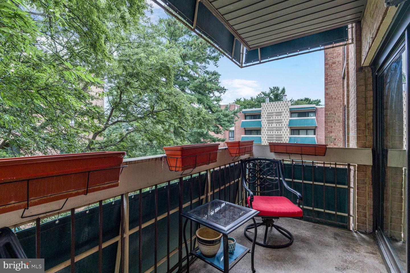 6143 LEESBURG PIKE #502, FALLS CHURCH, Virginia 22041, 2 Bedrooms Bedrooms, ,1 BathroomBathrooms,Residential,For sale,6143 LEESBURG PIKE #502,VAFX2258948 MLS # VAFX2258948