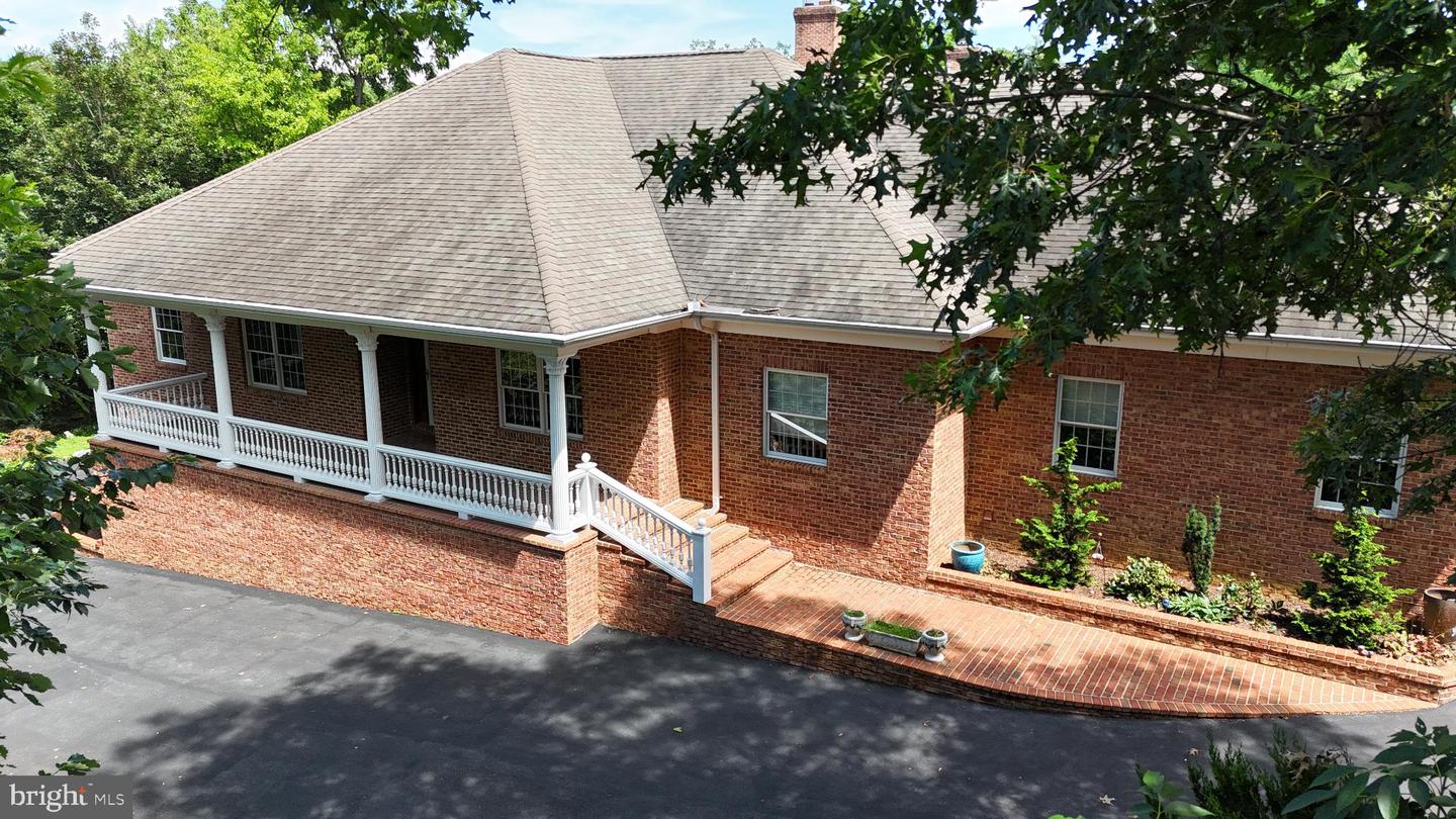 1205 CAROLINE ST, WINCHESTER, Virginia 22601, 4 Bedrooms Bedrooms, 14 Rooms Rooms,3 BathroomsBathrooms,Residential,For sale,1205 CAROLINE ST,VAWI2008834 MLS # VAWI2008834