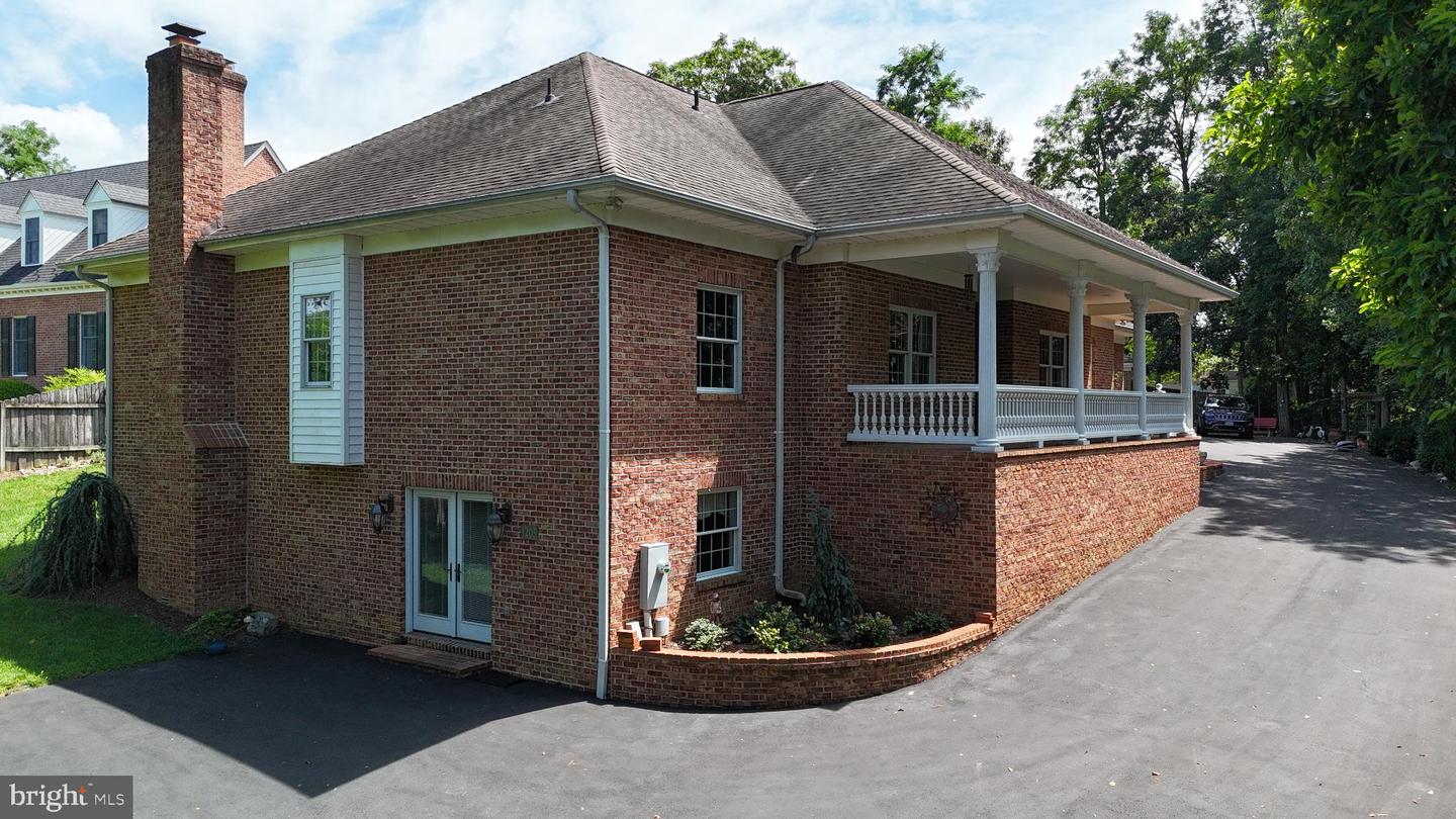 1205 CAROLINE ST, WINCHESTER, Virginia 22601, 4 Bedrooms Bedrooms, 14 Rooms Rooms,3 BathroomsBathrooms,Residential,For sale,1205 CAROLINE ST,VAWI2008834 MLS # VAWI2008834