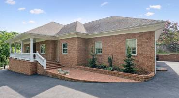 1205 CAROLINE ST, WINCHESTER, Virginia 22601, 4 Bedrooms Bedrooms, 14 Rooms Rooms,3 BathroomsBathrooms,Residential,For sale,1205 CAROLINE ST,VAWI2008834 MLS # VAWI2008834
