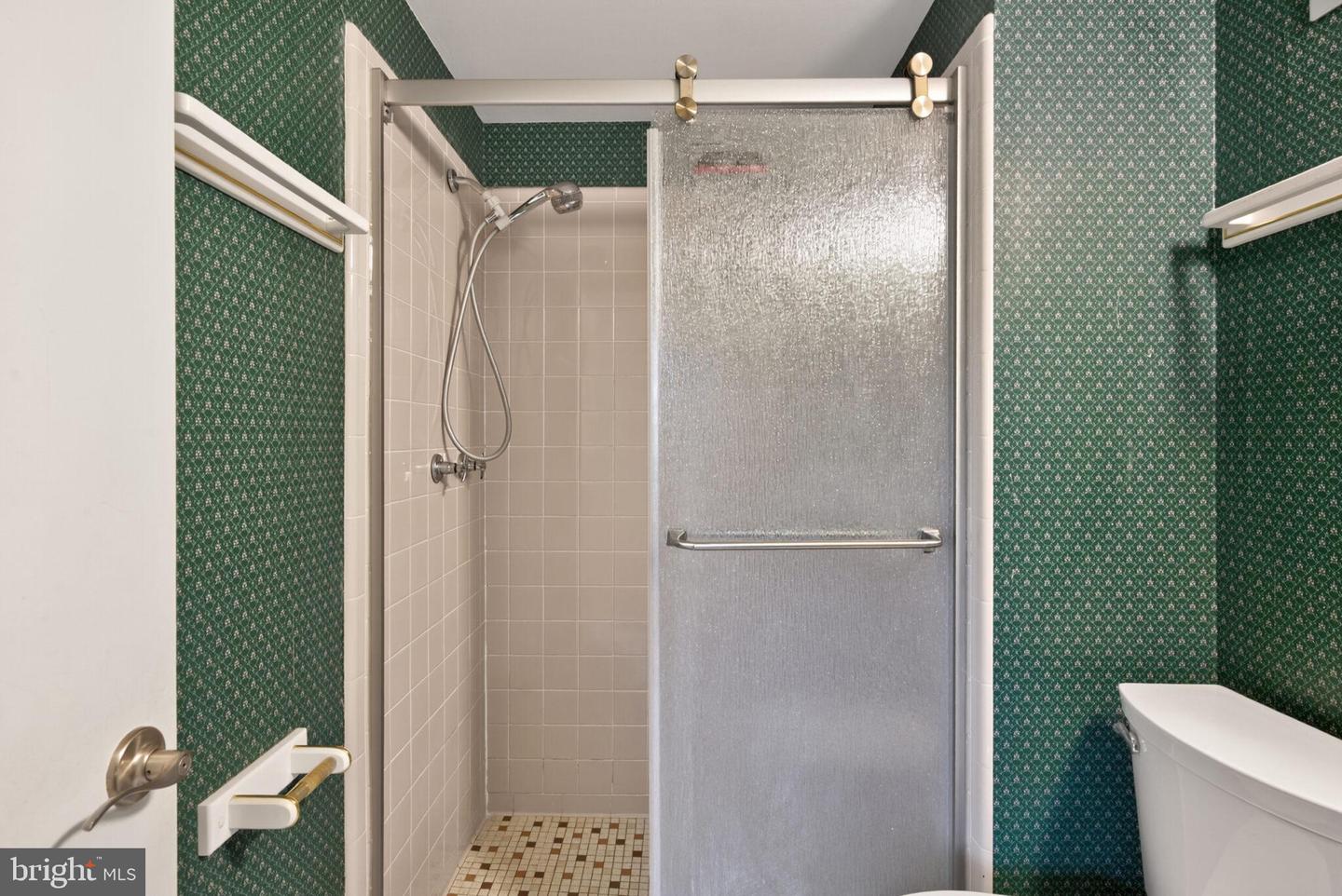 8202 GREELEY BLVD, SPRINGFIELD, Virginia 22152, 4 Bedrooms Bedrooms, ,2 BathroomsBathrooms,Residential,For sale,8202 GREELEY BLVD,VAFX2259042 MLS # VAFX2259042