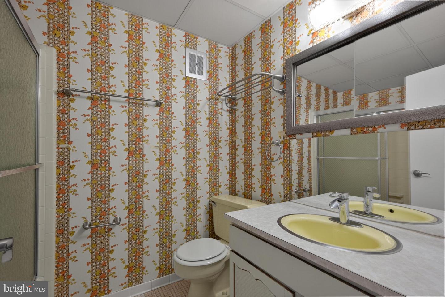 8202 GREELEY BLVD, SPRINGFIELD, Virginia 22152, 4 Bedrooms Bedrooms, ,2 BathroomsBathrooms,Residential,For sale,8202 GREELEY BLVD,VAFX2259042 MLS # VAFX2259042