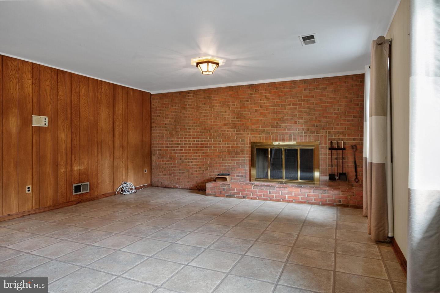 8202 GREELEY BLVD, SPRINGFIELD, Virginia 22152, 4 Bedrooms Bedrooms, ,2 BathroomsBathrooms,Residential,For sale,8202 GREELEY BLVD,VAFX2259042 MLS # VAFX2259042