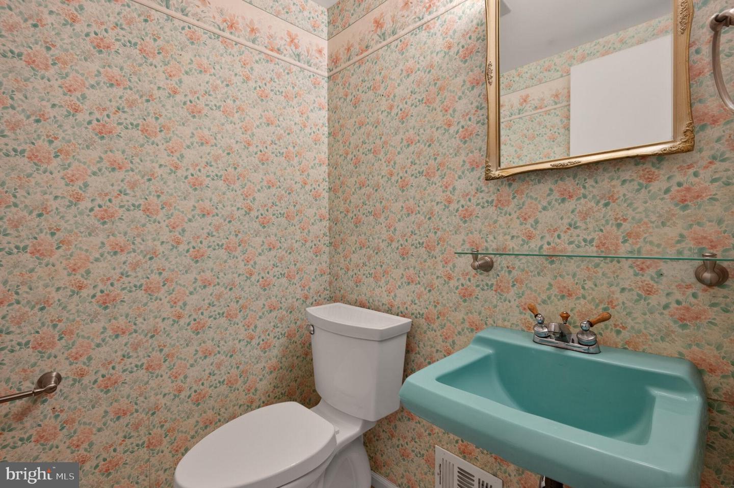 8202 GREELEY BLVD, SPRINGFIELD, Virginia 22152, 4 Bedrooms Bedrooms, ,2 BathroomsBathrooms,Residential,For sale,8202 GREELEY BLVD,VAFX2259042 MLS # VAFX2259042