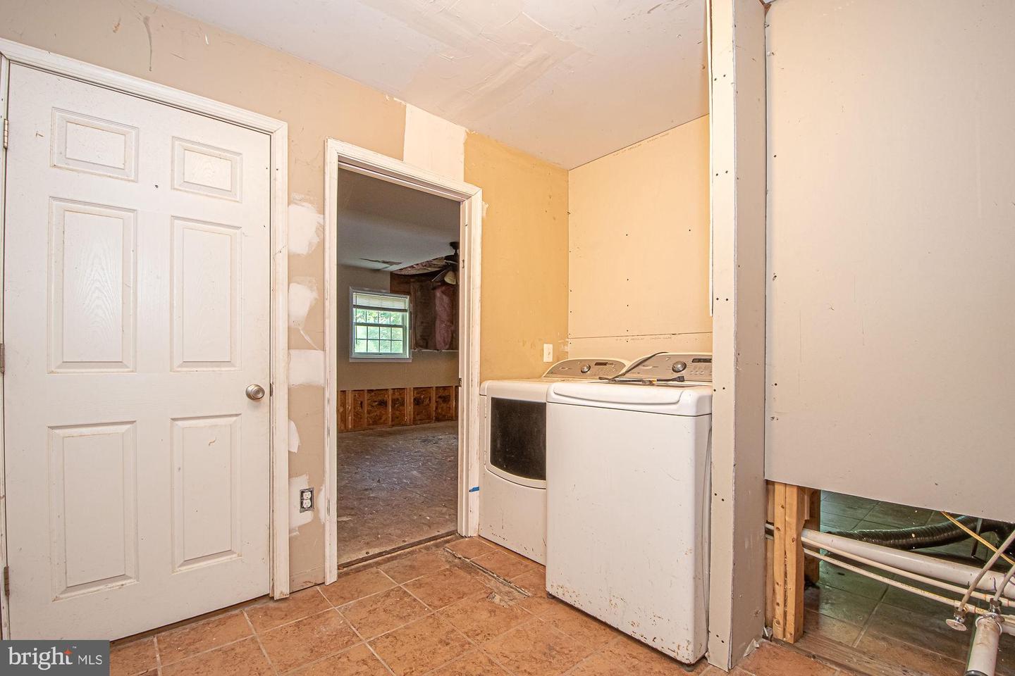 9478 MERRIMAC LN, MARSHALL, Virginia 20115, 4 Bedrooms Bedrooms, ,3 BathroomsBathrooms,Residential,For sale,9478 MERRIMAC LN,VAFQ2017780 MLS # VAFQ2017780
