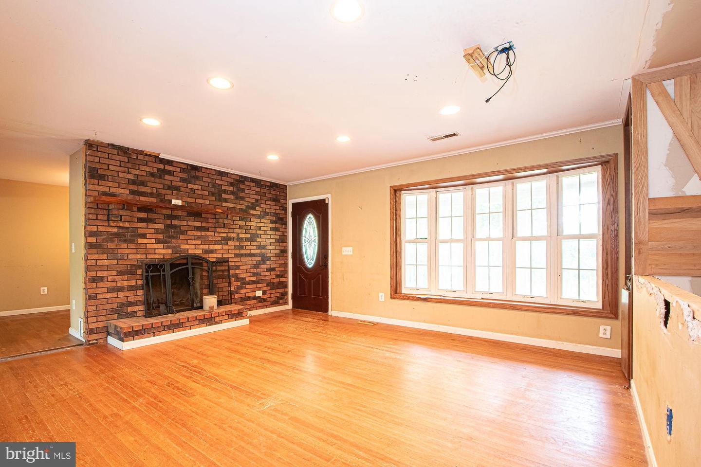 9478 MERRIMAC LN, MARSHALL, Virginia 20115, 4 Bedrooms Bedrooms, ,3 BathroomsBathrooms,Residential,For sale,9478 MERRIMAC LN,VAFQ2017780 MLS # VAFQ2017780