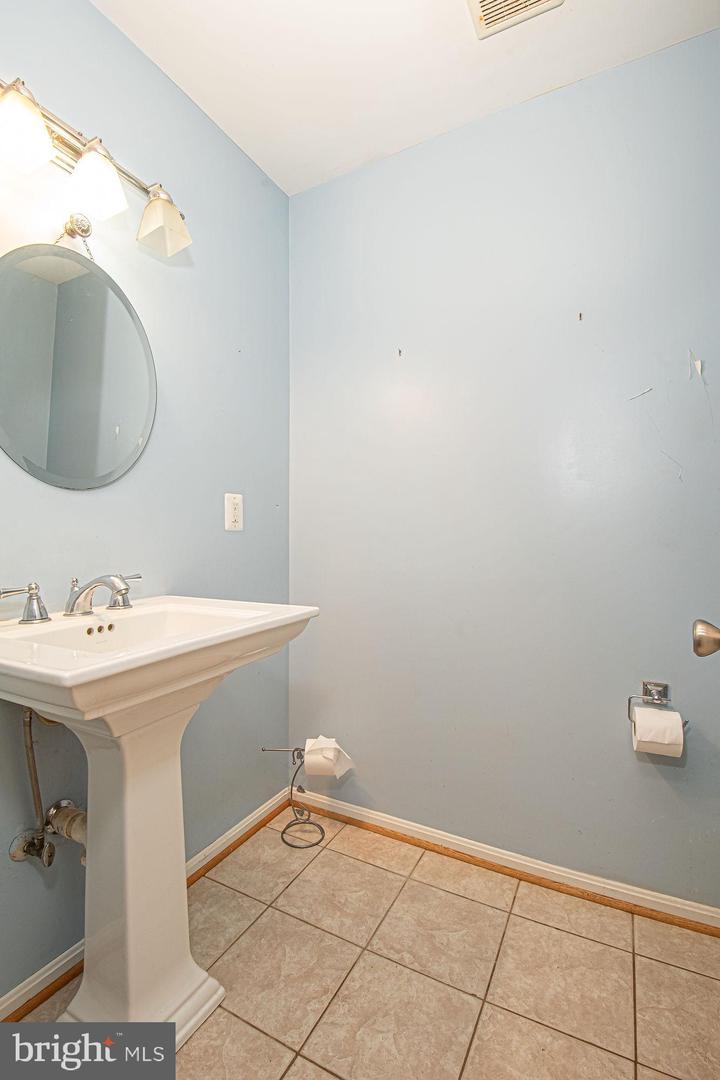 9478 MERRIMAC LN, MARSHALL, Virginia 20115, 4 Bedrooms Bedrooms, ,3 BathroomsBathrooms,Residential,For sale,9478 MERRIMAC LN,VAFQ2017780 MLS # VAFQ2017780