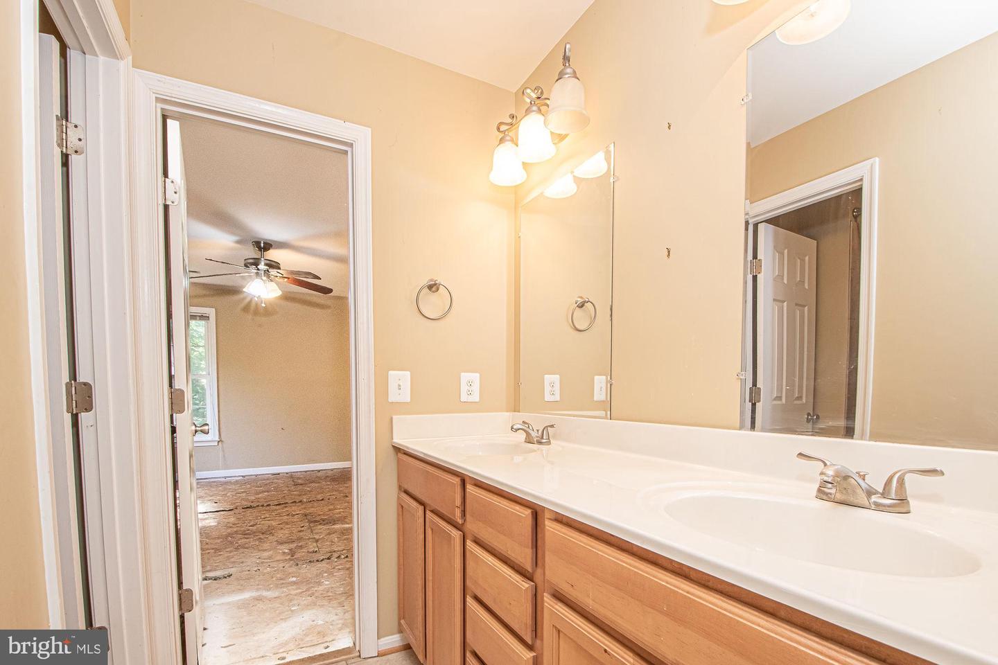9478 MERRIMAC LN, MARSHALL, Virginia 20115, 4 Bedrooms Bedrooms, ,3 BathroomsBathrooms,Residential,For sale,9478 MERRIMAC LN,VAFQ2017780 MLS # VAFQ2017780