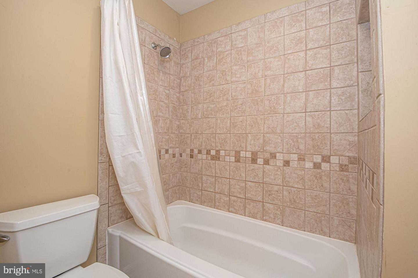 9478 MERRIMAC LN, MARSHALL, Virginia 20115, 4 Bedrooms Bedrooms, ,3 BathroomsBathrooms,Residential,For sale,9478 MERRIMAC LN,VAFQ2017780 MLS # VAFQ2017780