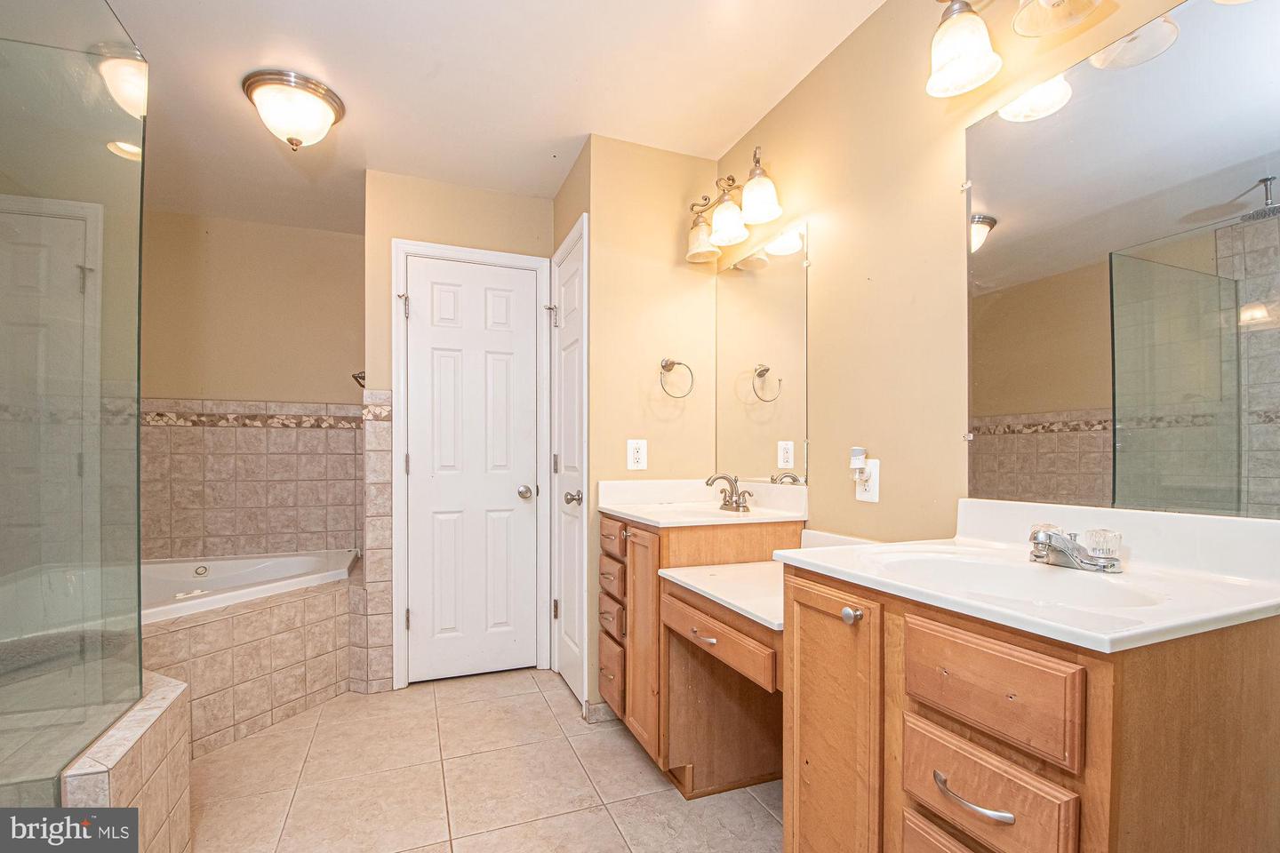 9478 MERRIMAC LN, MARSHALL, Virginia 20115, 4 Bedrooms Bedrooms, ,3 BathroomsBathrooms,Residential,For sale,9478 MERRIMAC LN,VAFQ2017780 MLS # VAFQ2017780