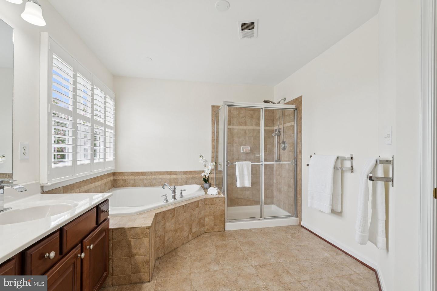 416 FALLS CHAPEL CT, PURCELLVILLE, Virginia 20132, 5 Bedrooms Bedrooms, ,3 BathroomsBathrooms,Residential,For sale,416 FALLS CHAPEL CT,VALO2104038 MLS # VALO2104038