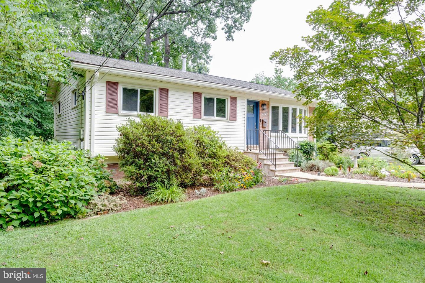 7608 GAYLORD DR, ANNANDALE, Virginia 22003, 3 Bedrooms Bedrooms, ,2 BathroomsBathrooms,Residential,For sale,7608 GAYLORD DR,VAFX2259654 MLS # VAFX2259654