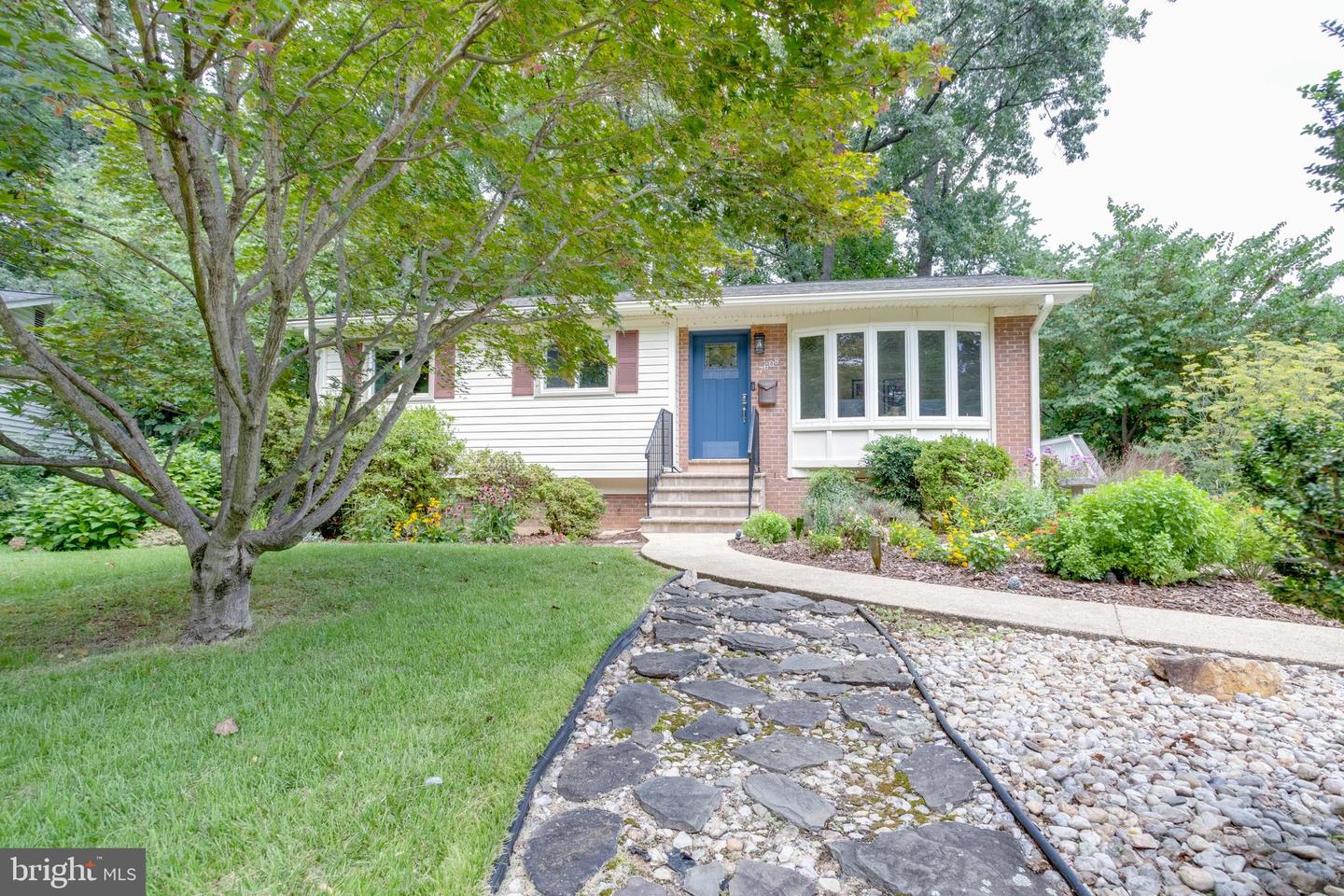 7608 GAYLORD DR, ANNANDALE, Virginia 22003, 3 Bedrooms Bedrooms, ,2 BathroomsBathrooms,Residential,For sale,7608 GAYLORD DR,VAFX2259654 MLS # VAFX2259654