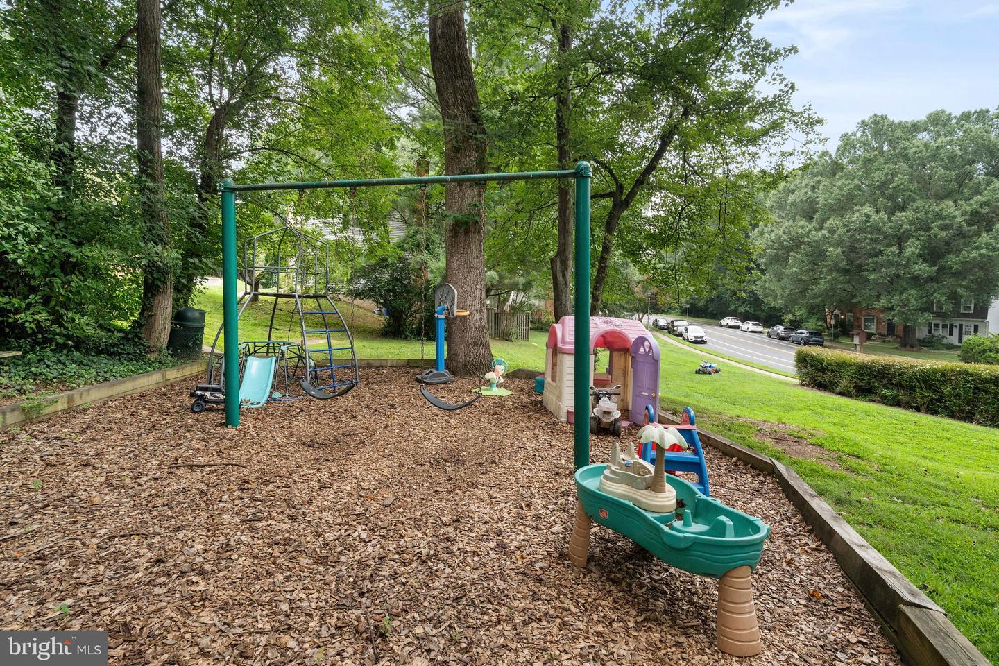 2925 AMBERLEIGH WAY, FAIRFAX, Virginia 22031, 3 Bedrooms Bedrooms, ,2 BathroomsBathrooms,Residential,For sale,2925 AMBERLEIGH WAY,VAFX2259750 MLS # VAFX2259750
