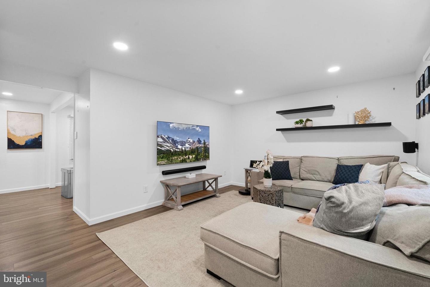 2925 AMBERLEIGH WAY, FAIRFAX, Virginia 22031, 3 Bedrooms Bedrooms, ,2 BathroomsBathrooms,Residential,For sale,2925 AMBERLEIGH WAY,VAFX2259750 MLS # VAFX2259750